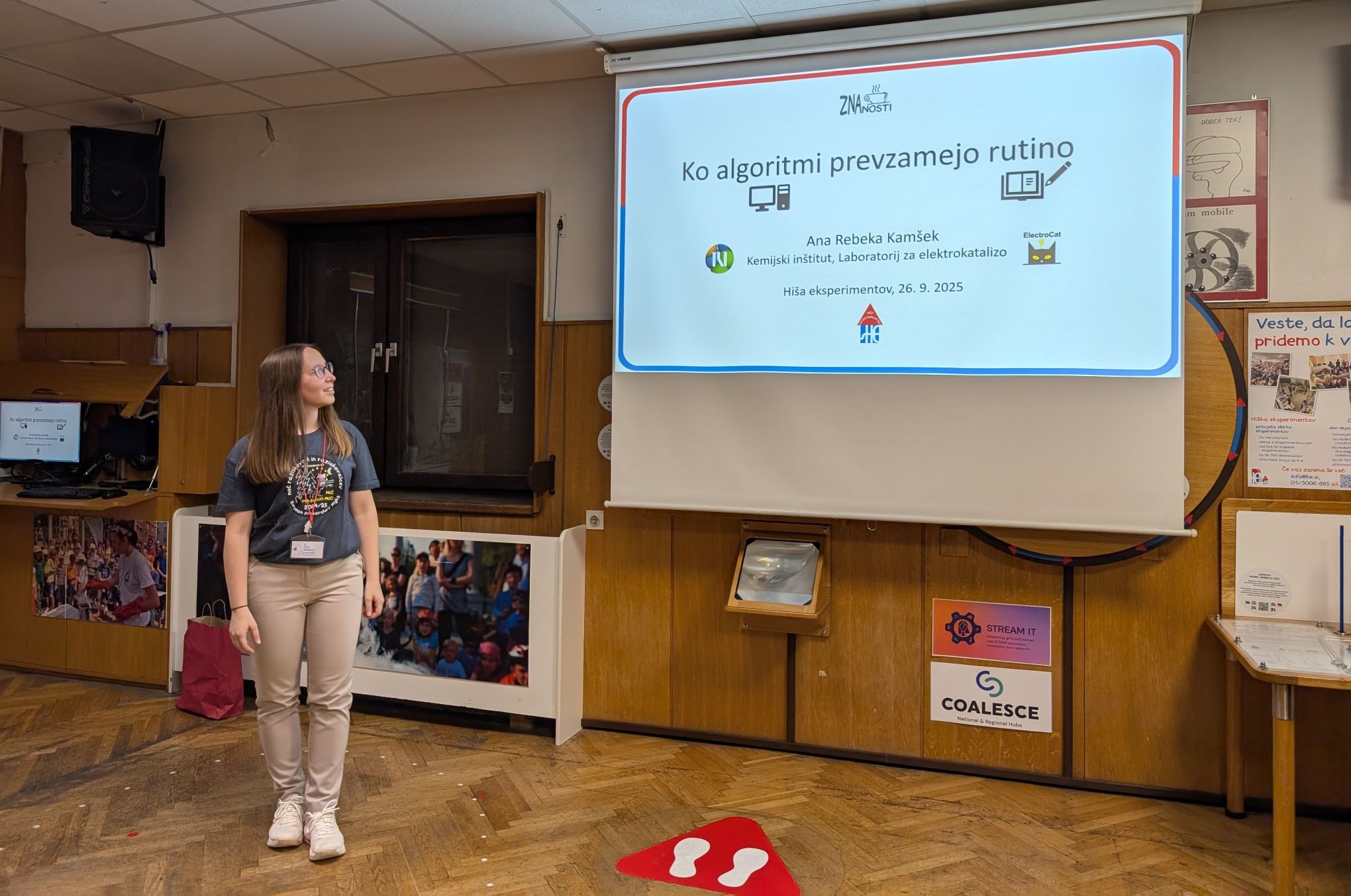 A lecture on automation in science at a science center.